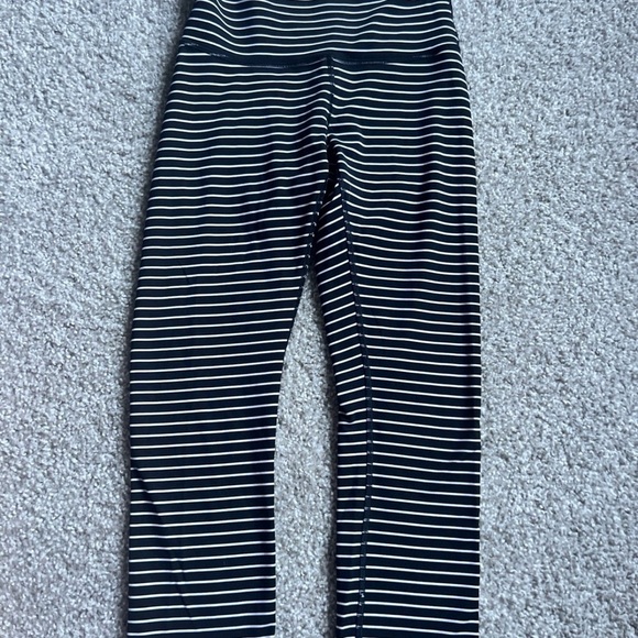 Lululemon Wunder Under Crop (High-Rise) *Luxtreme 21" Parallel Stripe Black Whit - Picture 1 of 3